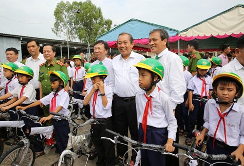 Phó Thủ tướng Thường trực dự chương trình ‘Long An trung dũng kiên cường’ - ảnh 2